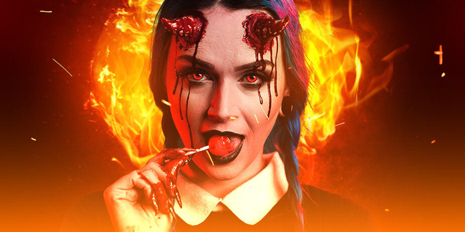 Lenti a contatto rosse ad Halloween