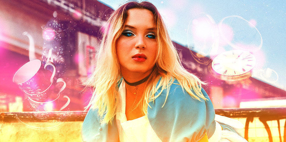 Alice Through The Looking Glass Costumes & Cosplay With Crazy Lenses