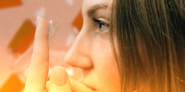 How To Insert Contact Lenses