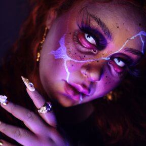 White UV Lenses | @makeupbynamaisa