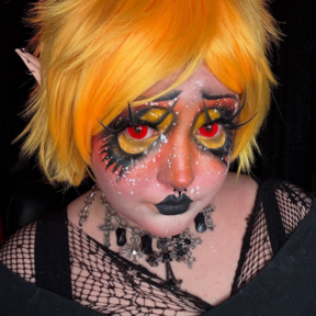 Mini Sclera Red | @seraphinevanhelsing