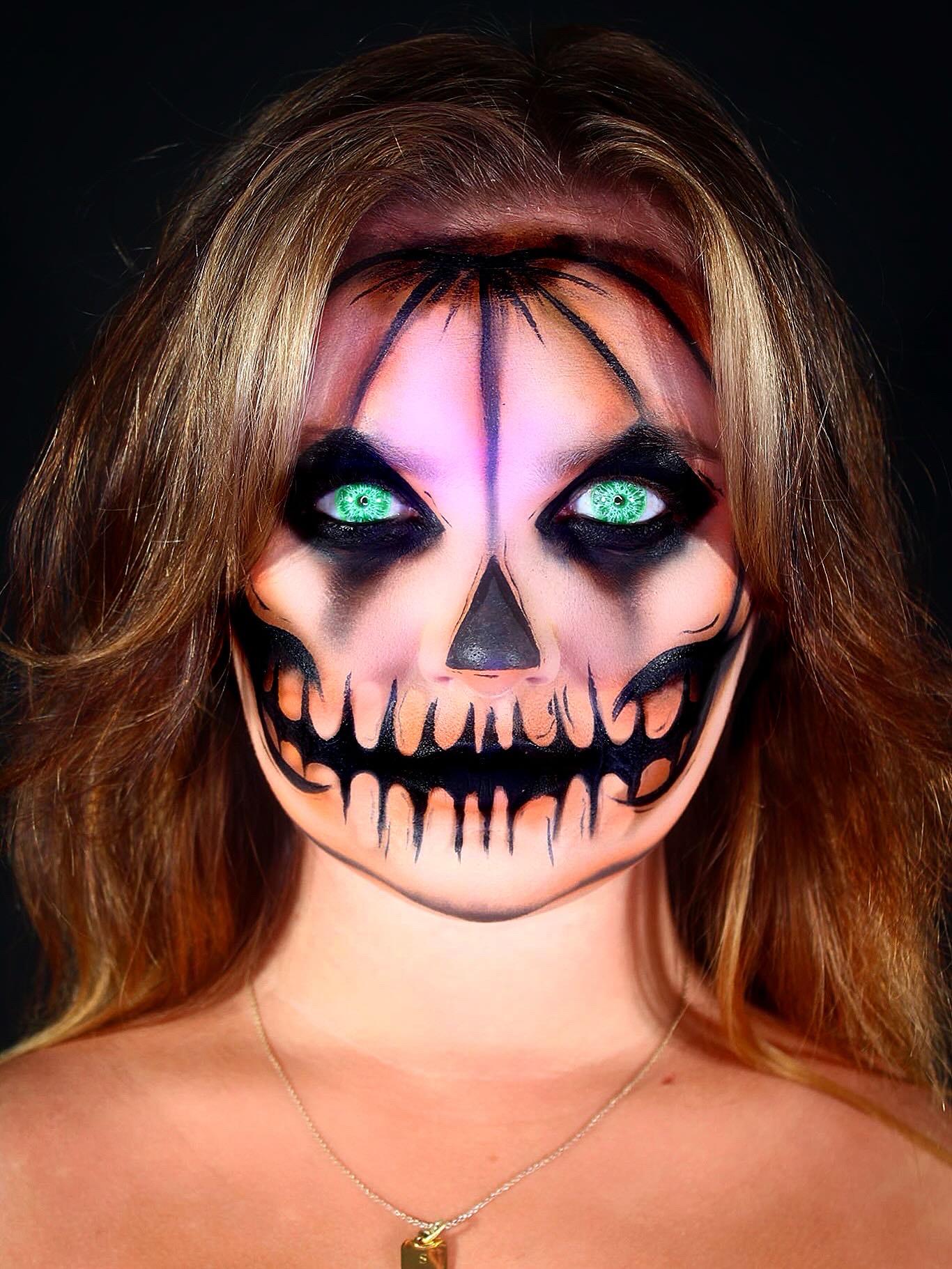 missabbiemeghan-pumpkin-skull-uv-green-lenses